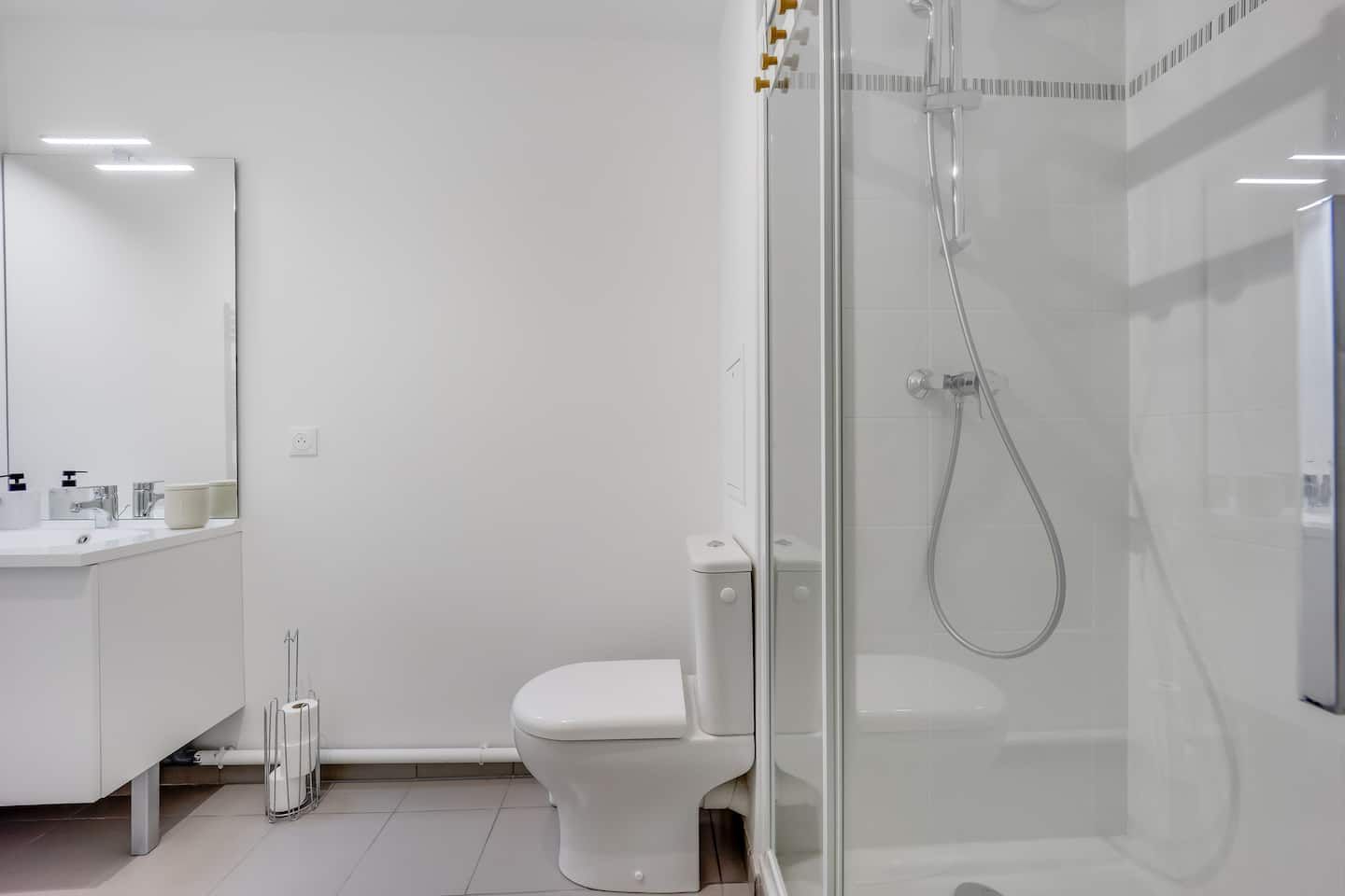 Le Lumineux, Franconville : douche